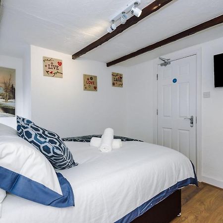 Sunshine Cottage By Happy Sunshine Stay Golborne Esterno foto