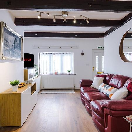 Sunshine Cottage By Happy Sunshine Stay Golborne Esterno foto