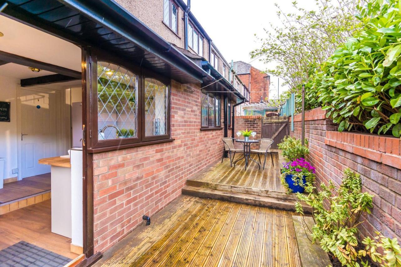 Sunshine Cottage By Happy Sunshine Stay Golborne Esterno foto
