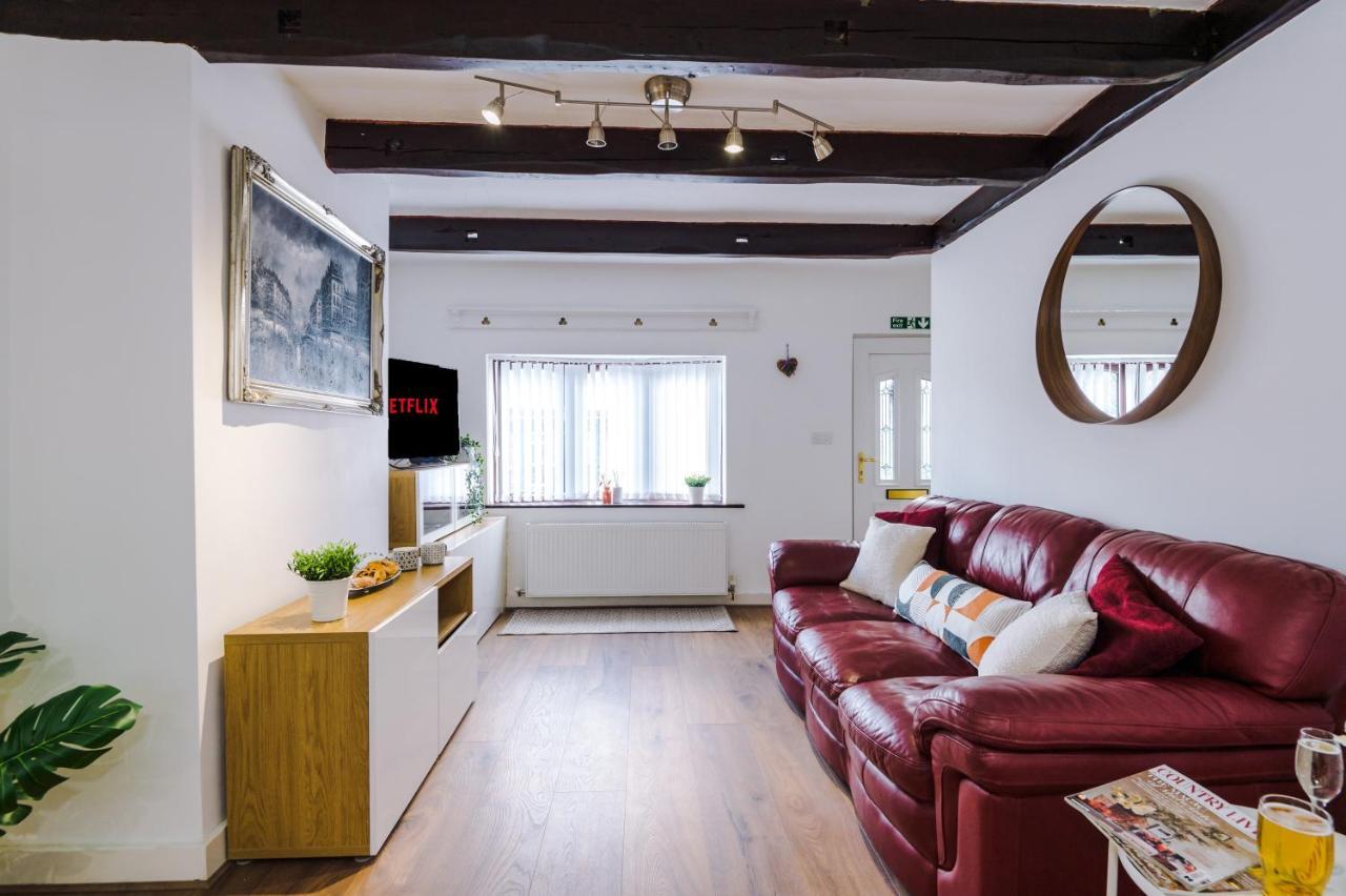 Sunshine Cottage By Happy Sunshine Stay Golborne Esterno foto